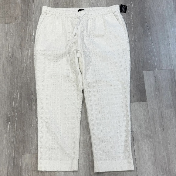 J. Crew White Eyelet Tapered Pants - Size 16 - Picture 3 of 6